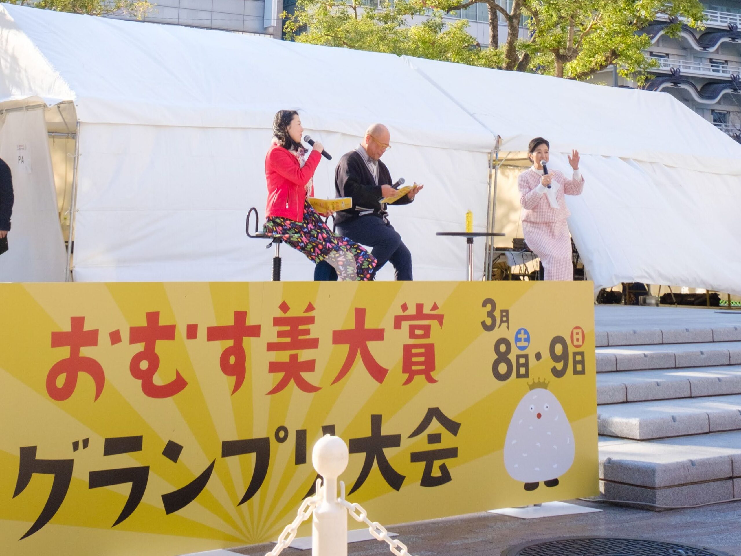 なんば広場での宮崎美子さんのトークショー