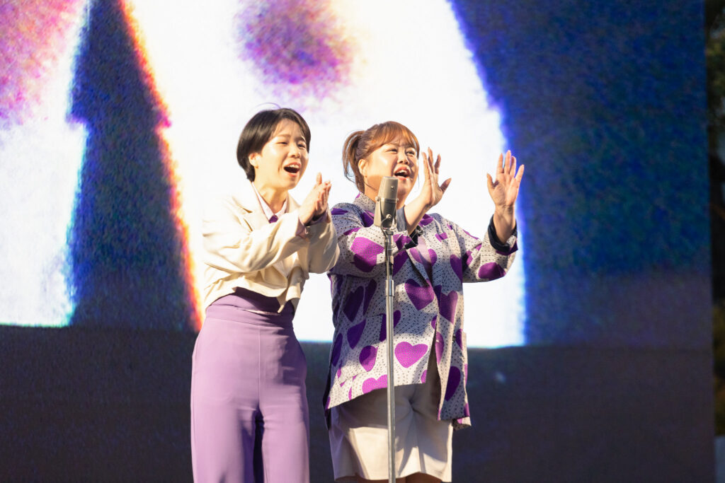 なんば広場で開催された「光の饗宴万博特別点灯式」天才ピアニストさんのステージ