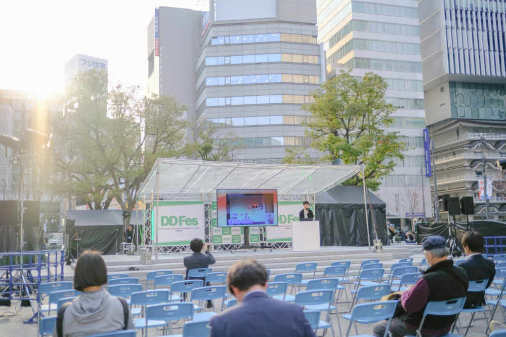 なんば広場で開催された「DocoDemo Festival OSAKA」スタートアップピッチ