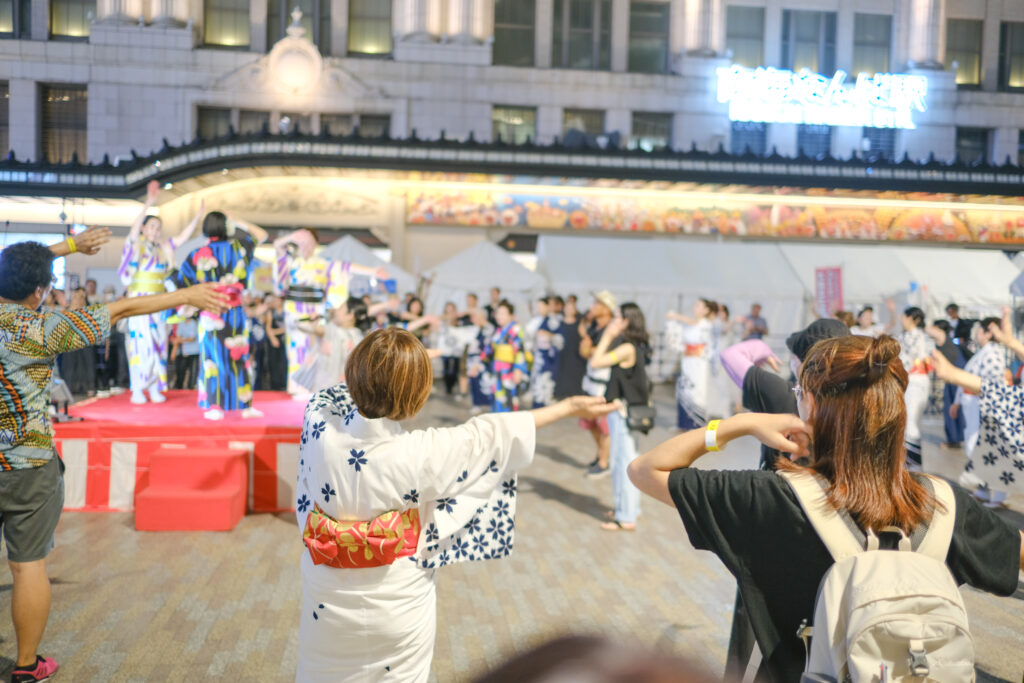 「大阪ミナミ夏祭り&にぎわいスクエア2025」の盆踊り